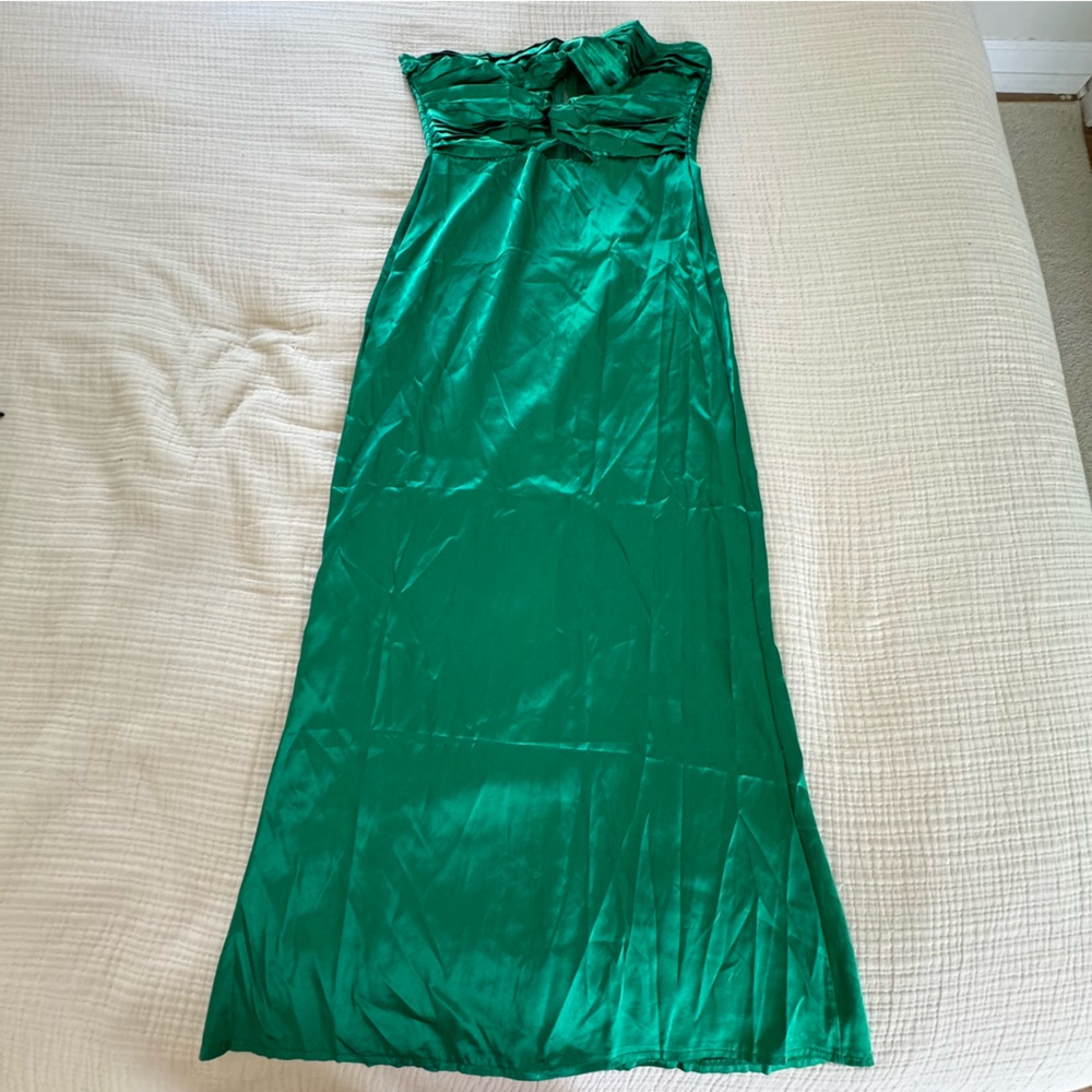 Amazon Strapless Green Midi Dress